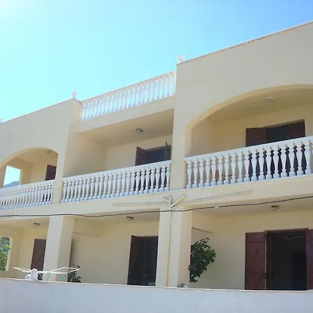 Kokkinakis Apartment *