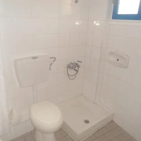 Kokkinakis Apartment *